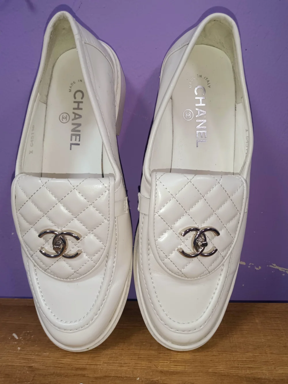 CHANEL White Quilted Leather Men’s Loafers with Silver CC Hardware